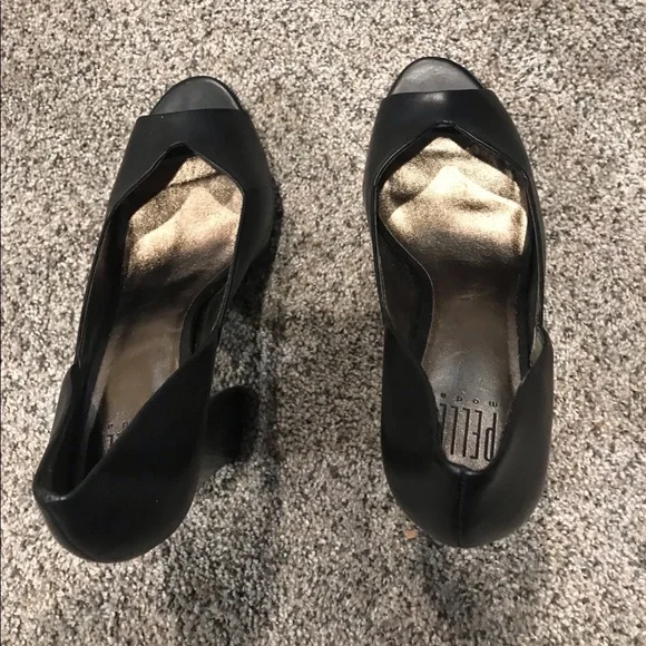 Pelle Moda Brand Ladies Size 10 Medium Shoe. Black Color. - Picture 5 of 5